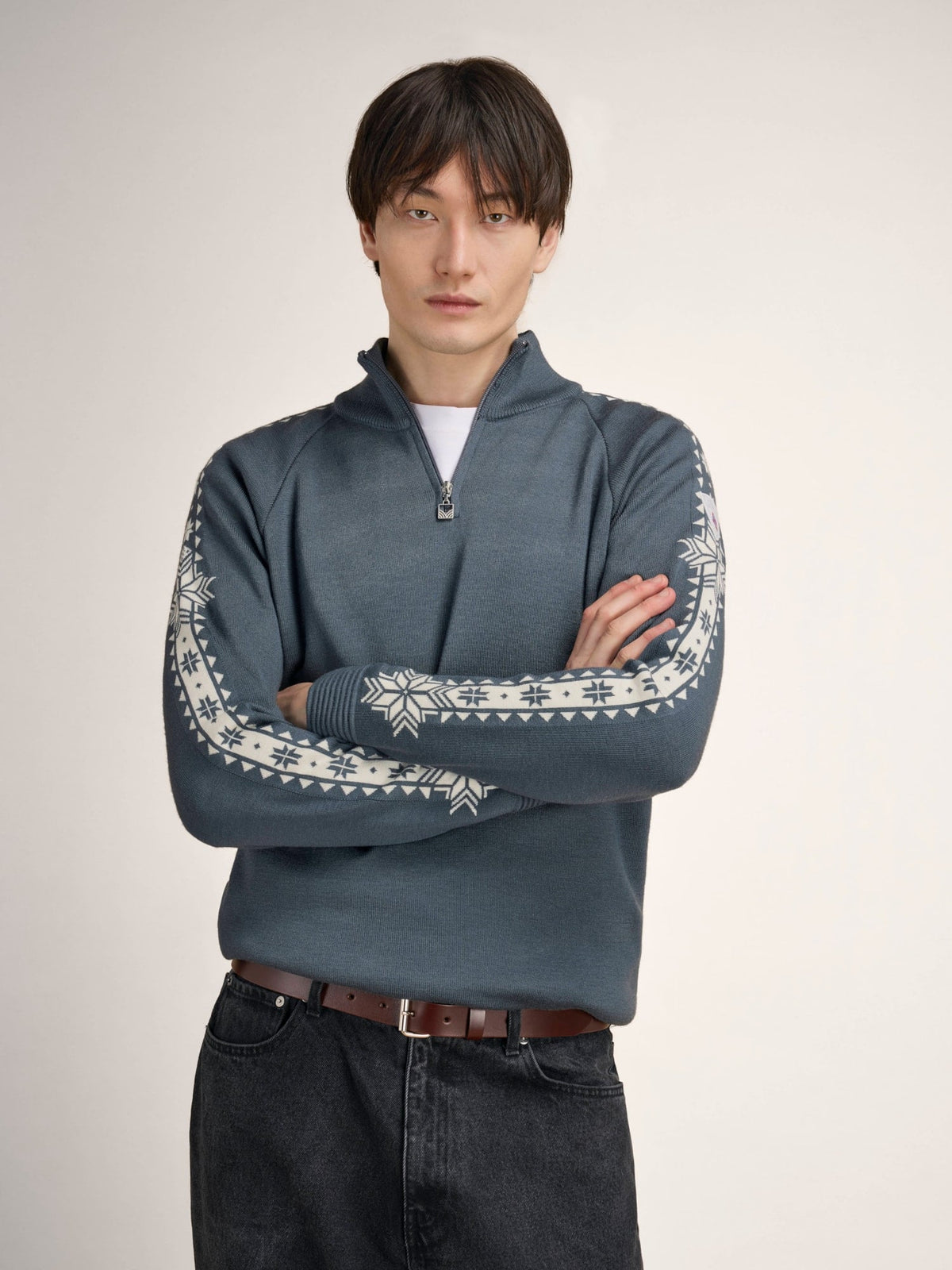 Dale Of Norway GEILO Merino-Pullover Herren – Steel - Offwhite – Studio