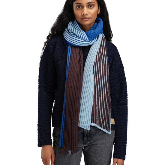Dale Of Norway SKARSTIND SCARF Wine Ultramarine Iceblue One size - PeakStyle