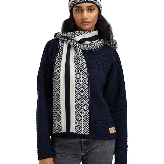 Dale Of Norway KVITEGGA SCARF Navy Offwhite One size - PeakStyle
