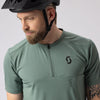 SCOTT Tee Vertic Zip Short Sleeve Herren – Lifestyle 4