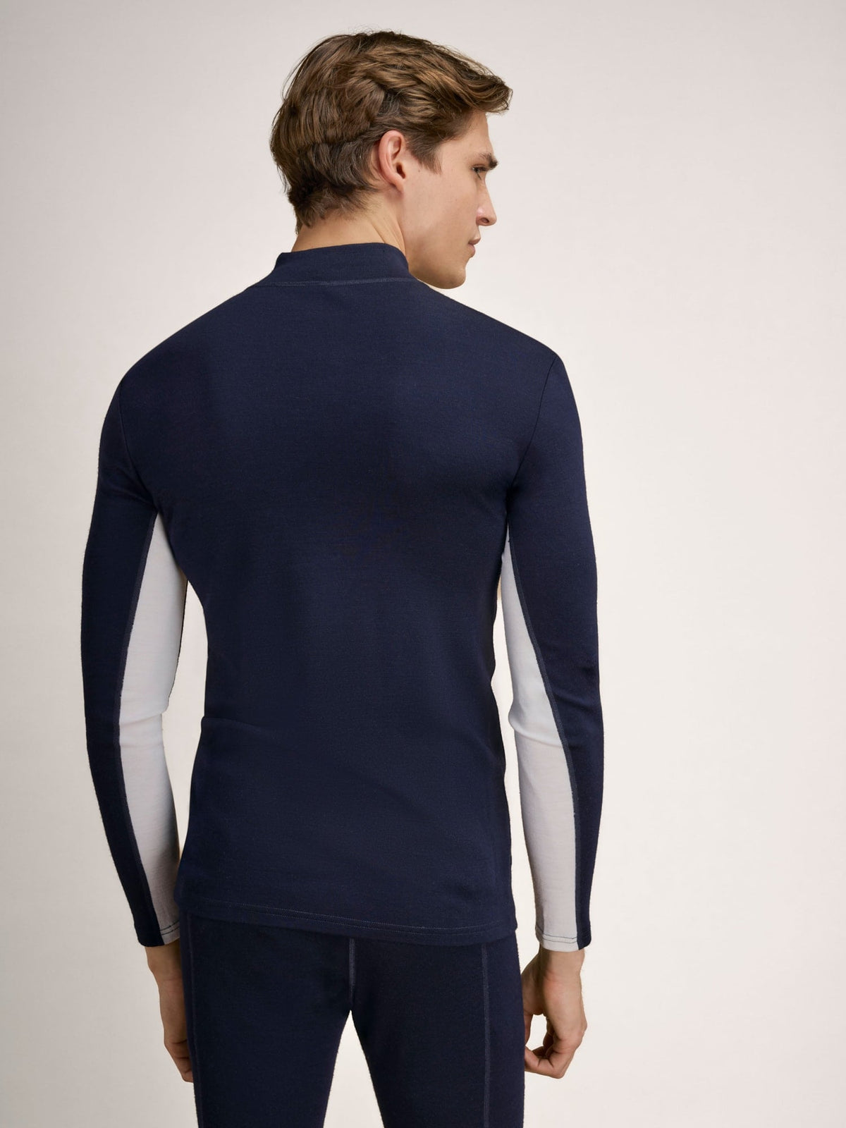 VAIL Offwhite - Navy – offizielles Herstellerbild 3