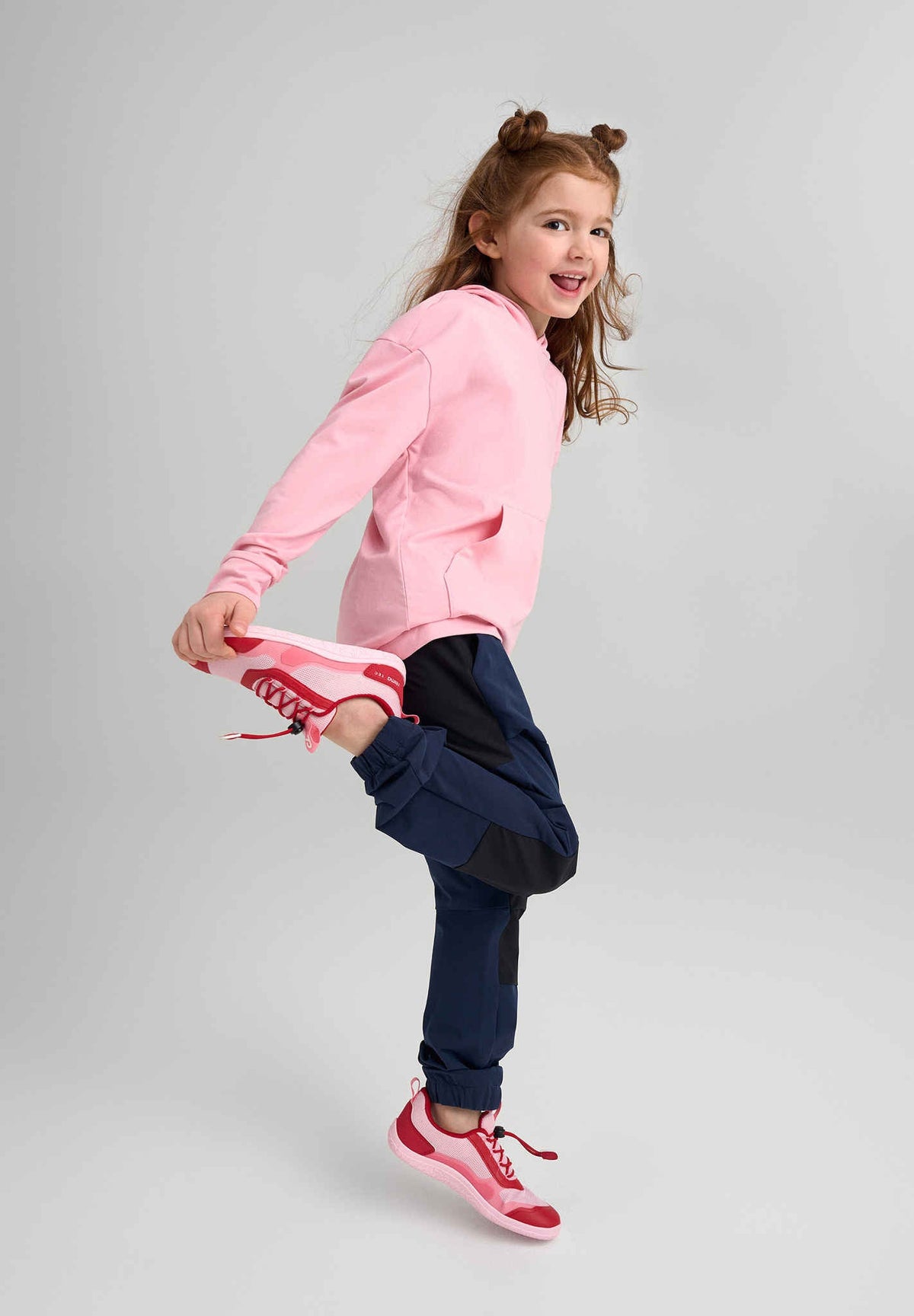 Reima Vaeltaa Navy – Studioshot 3