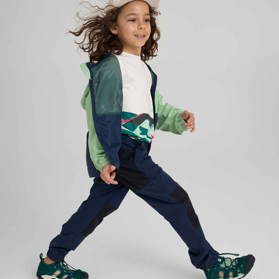 Reima Vaeltaa Navy – Studioshot 4