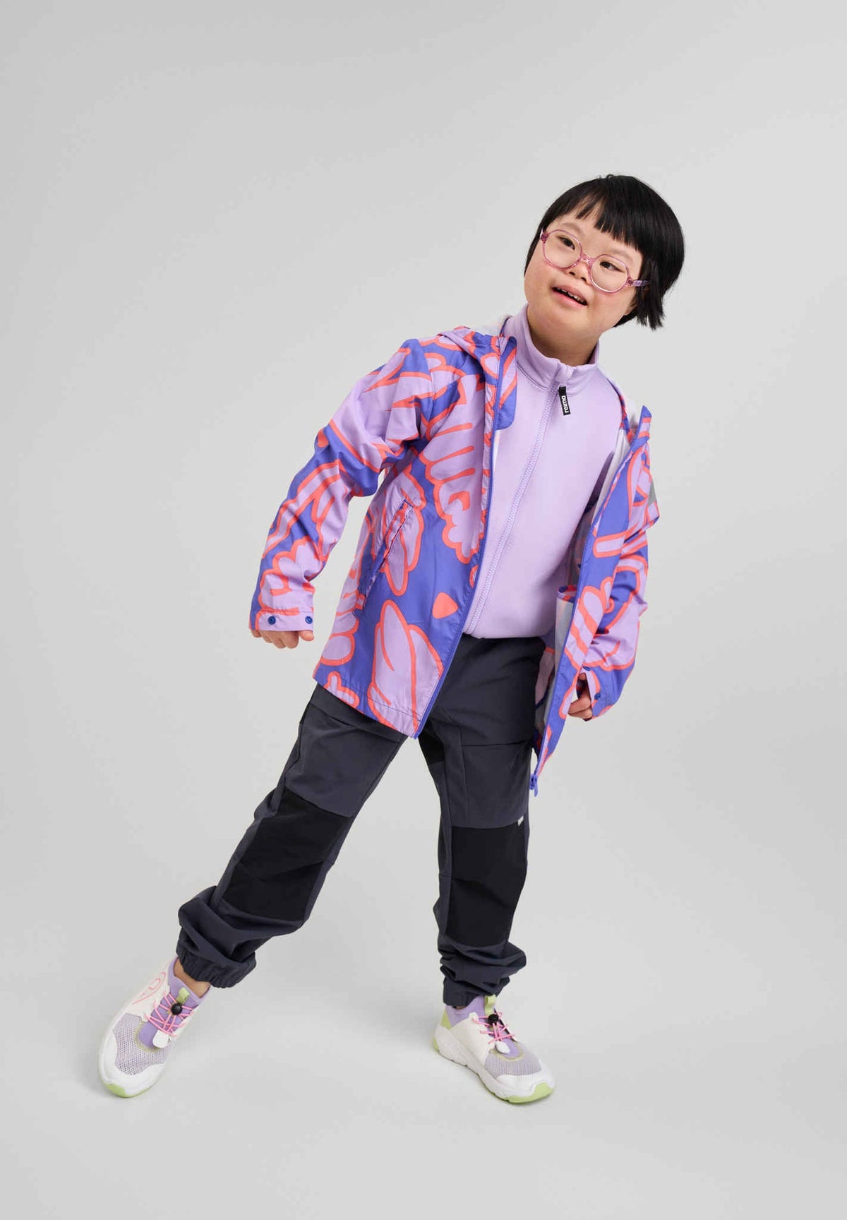 Reima Vaeltaa Soft Black – Studioshot 4