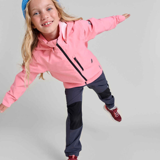 Reima Vaeltaa Soft Black – Studioshot 1