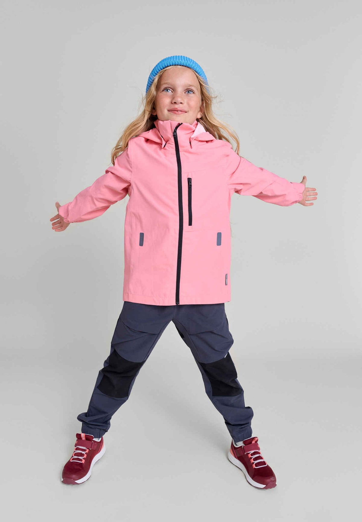 Reima Vaeltaa Soft Black – Studioshot 2
