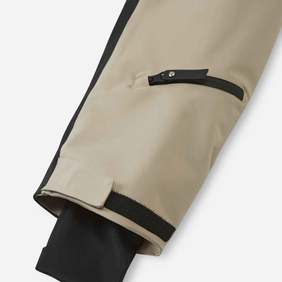 Tuta da neve Reima Skaulo ReimaTec per bambini, colore Earthy Beige – Dettaglio manica