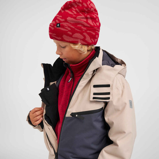 Tuta da neve Reima Skaulo ReimaTec per bambini, colore Earthy Beige – Dettaglio lifestyle