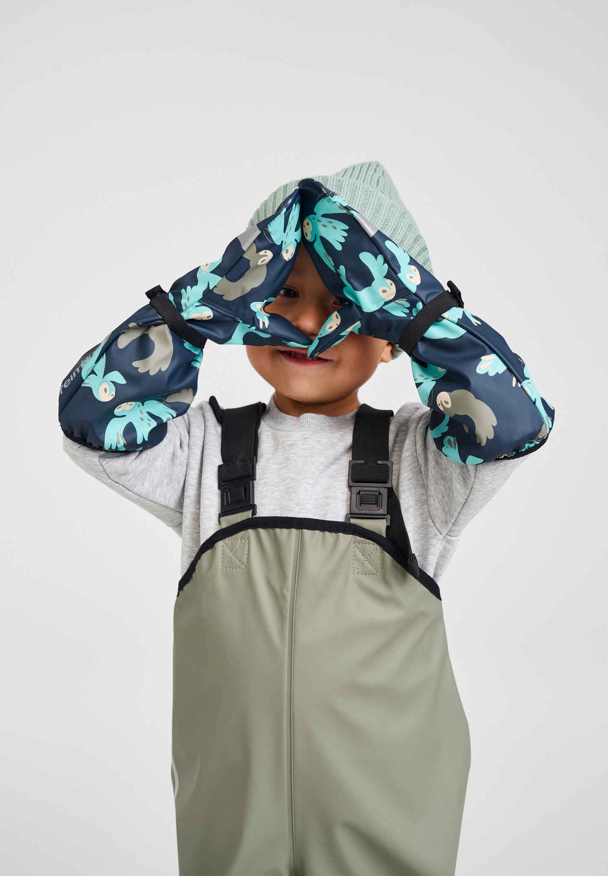 Moufles de pluie Reima Puro pour enfants, bleu marine – Photo lifestyle