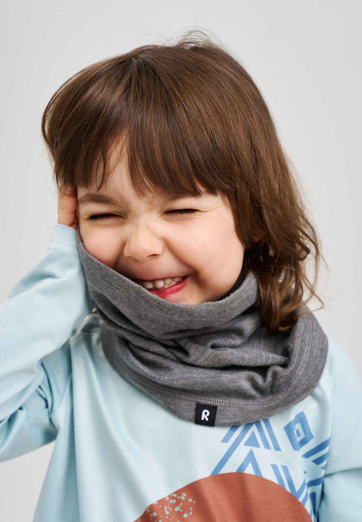 Reima Aarni Merino-Schlauchschal Kinder Melange Grey – Lifestylebild 1