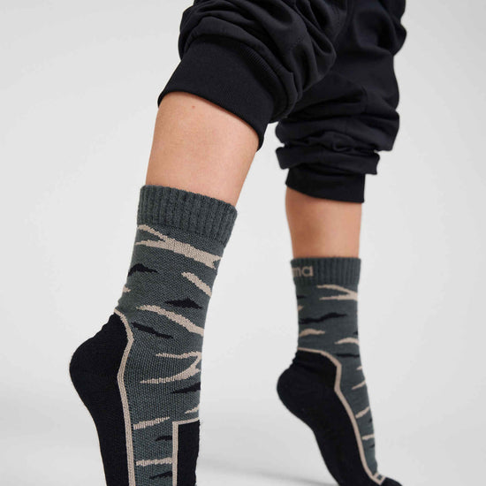 Chaussettes de randonnée Reima Kuivilla pour enfants, modèle Soft Black – Photo en studio 1