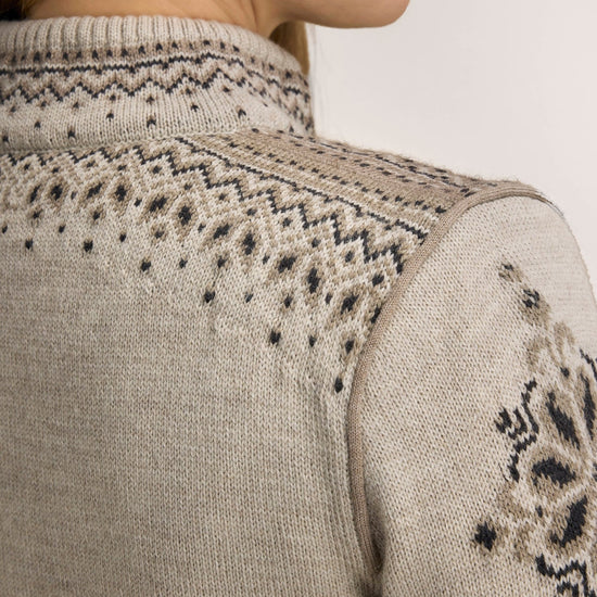 Dale Of Norway 140th Anniversary Damen Wolljacke Sand - Studio frontal