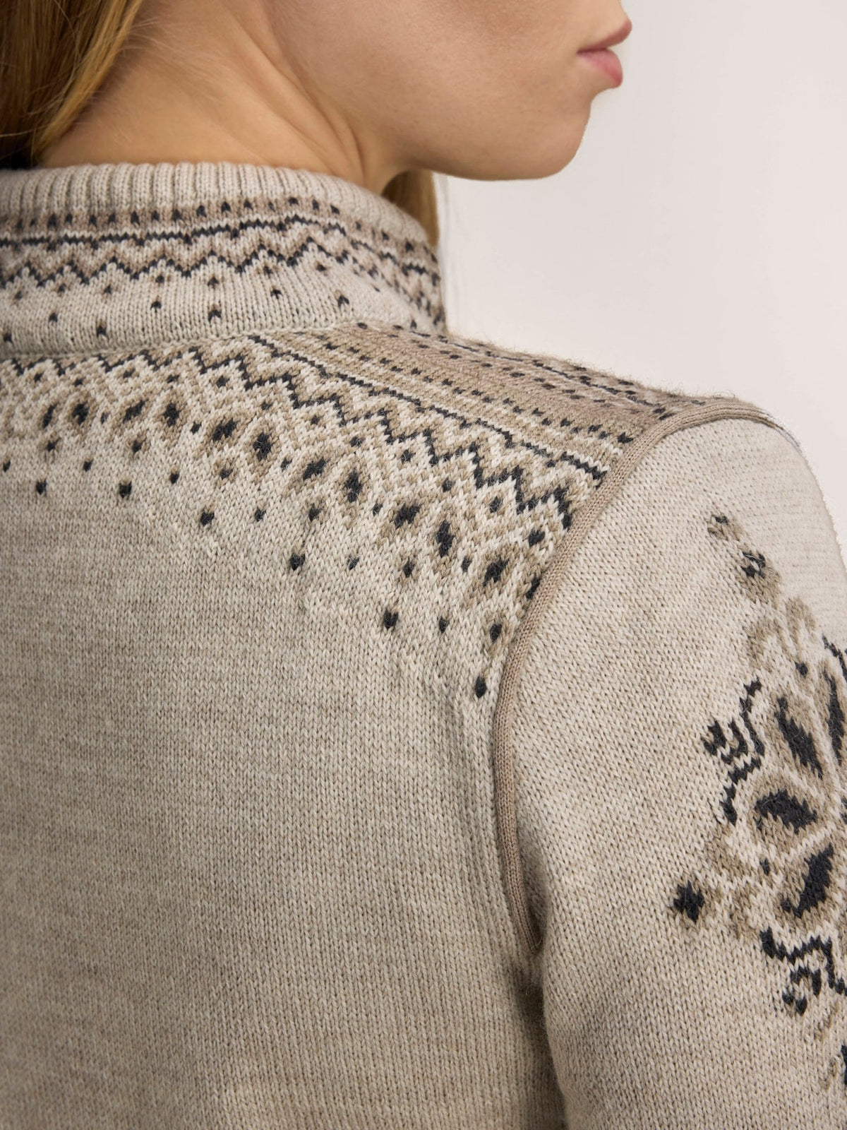 Dale Of Norway 140th Anniversary Damen Wolljacke Sand - Studio frontal