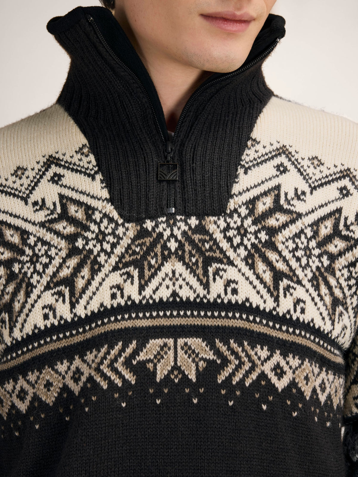 Dale Of Norway 93981 – P01 – Detail – Source 93981_p01_vail_wp_masc_sweater--11.jpg