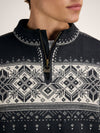 Dale of Norway BLYFJELL Men's Black - Smoke - Offwhite - Light Charcoal – Detailed view of the collar