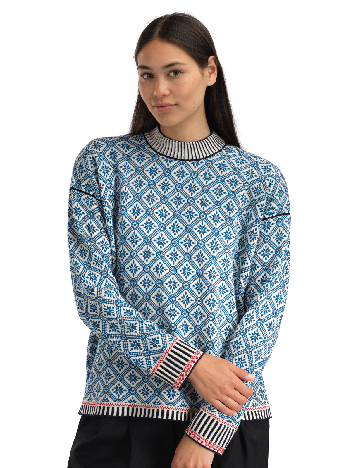 Dale Of Norway LANGØY Women – Arctic Blue - Offwhite – Studio – 96341_H00_LANGØY_FEM_SWEATER_00