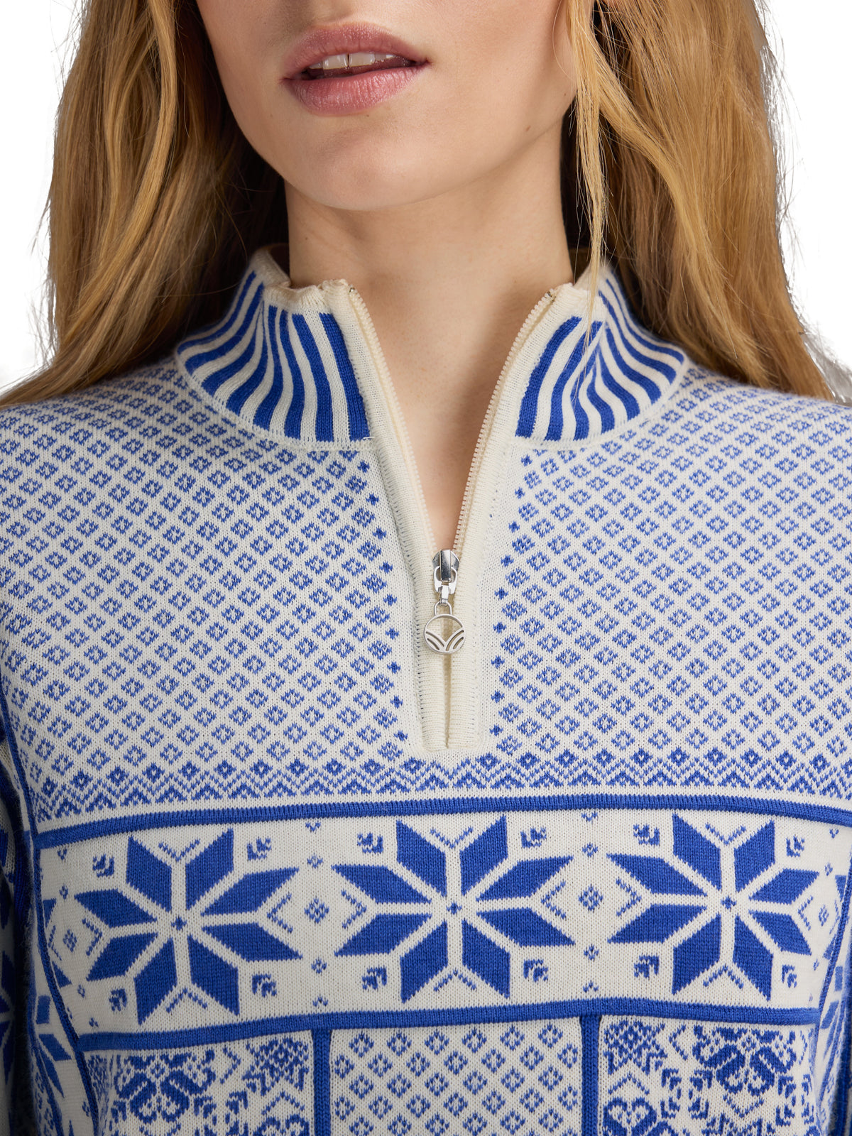 Dale Of Norway VARDÅSEN Damen – Offwhite - Ultramarine – Studio – 96361_A00_VARDAÅSEN_FEM_SWEATER- 16