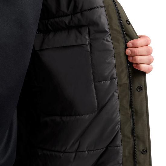 Jack Wolfskin GLACIER SHIELD Winterjacke Herren Obsidian Moss – Kapuzendetail