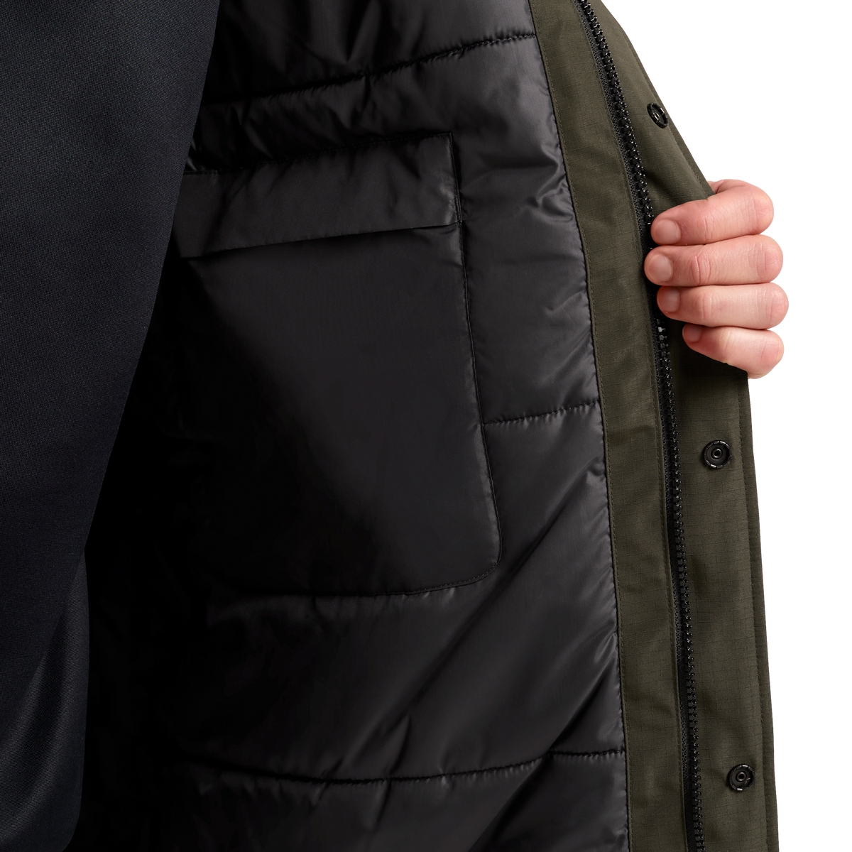 Jack Wolfskin GLACIER SHIELD Winterjacke Herren Obsidian Moss – Kapuzendetail