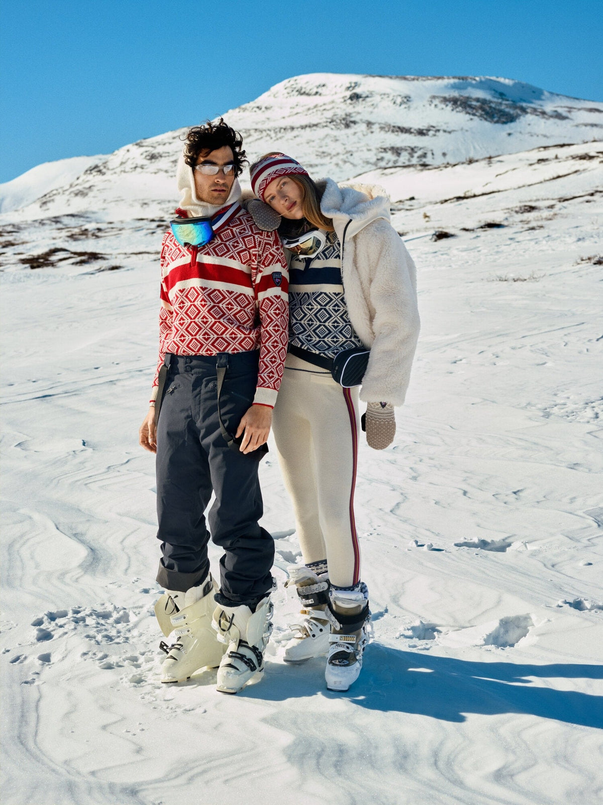 Dale Of Norway TEAM NORWAY CORTINA Men – Raspberry - Offwhite – Lifestyle 11