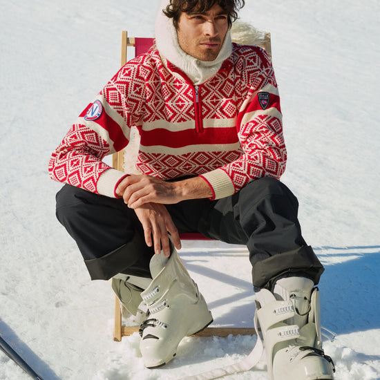 Dale Of Norway TEAM NORWAY CORTINA Men – Raspberry - Offwhite – Lifestyle 10