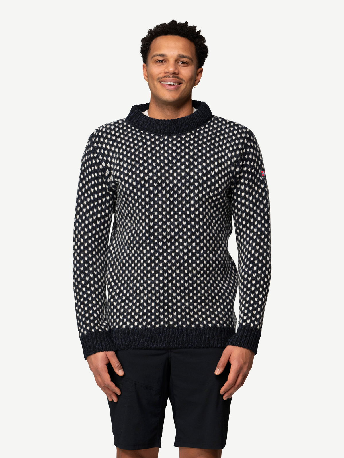 Devold NORDSJØ Wollpullover Unisex – NAVY – Studioansicht