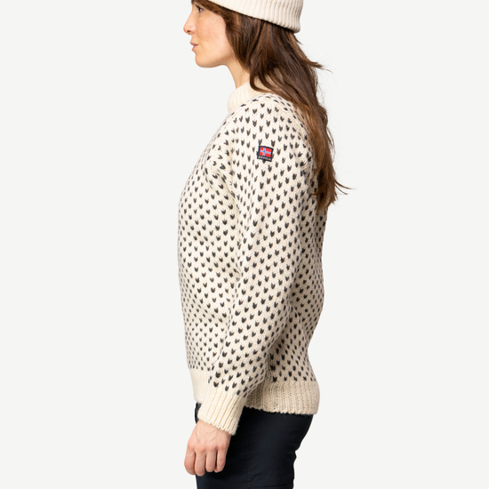 Devold NORDSJØ Wollpullover Unisex – OFFWHITE – Studioansicht