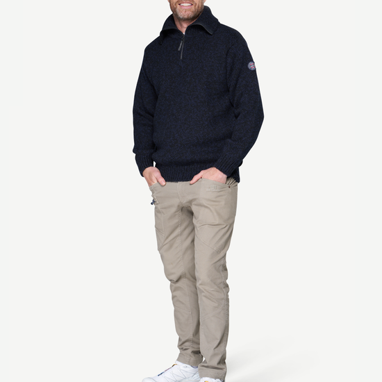 Devold NANSEN Zip-Wollpullover Unisex – DARK BLUE MELANGE – Studioansicht