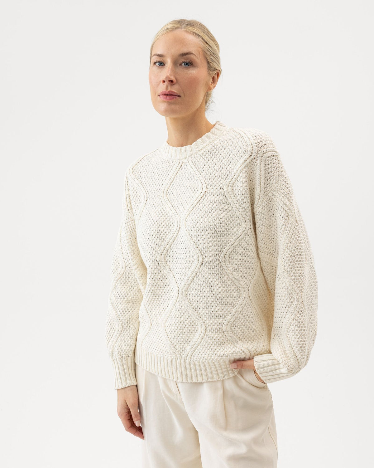Holebrook Mirra Crew – Off White – Studioansicht