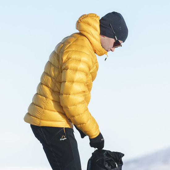 Bergans M Y LIGHTLINE WEIGHTLESS DOWN JACKET HOOD - Daunenjacken bei PeakStyle