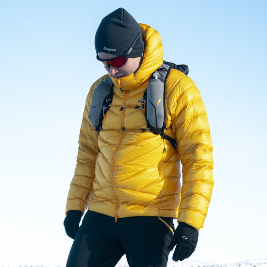 Bergans M Y LIGHTLINE WEIGHTLESS DOWN JACKET HOOD - Daunenjacken bei PeakStyle