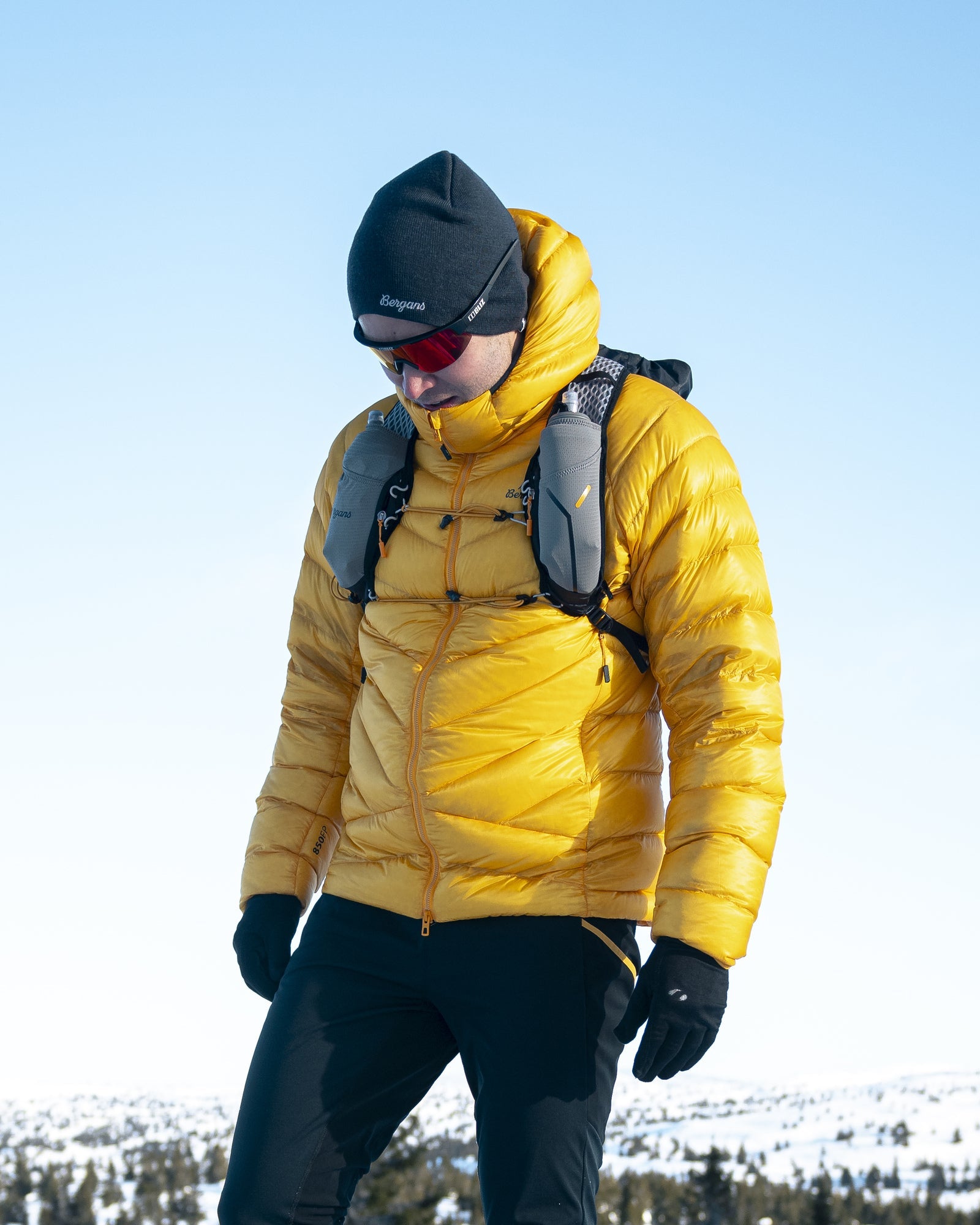 Bergans M Y LIGHTLINE WEIGHTLESS DOWN JACKET HOOD - Daunenjacken bei PeakStyle