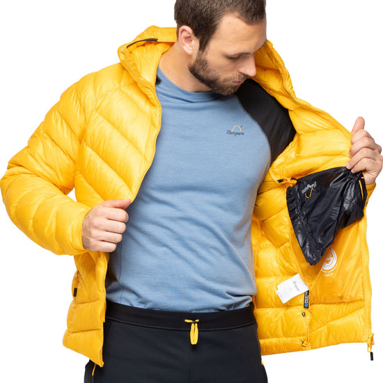 Bergans M Y LIGHTLINE WEIGHTLESS DOWN JACKET HOOD - Daunenjacken bei PeakStyle