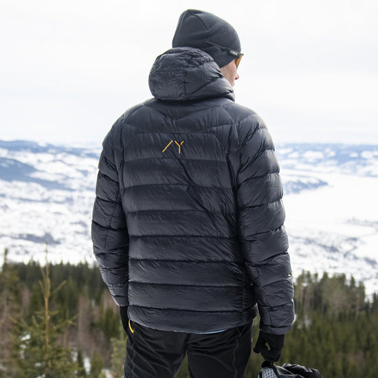 Bergans M Y LIGHTLINE WEIGHTLESS DOWN JACKET HOOD - Daunenjacken bei PeakStyle