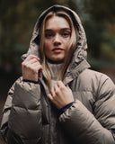 Bergans W URBAN DOWN LONG COAT - Mäntel & Parkas bei PeakStyle