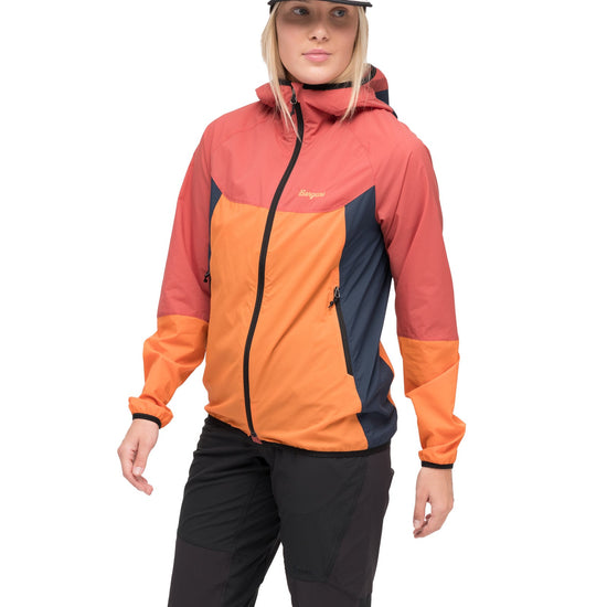 Bergans W VAAGAA WINDBREAKER JACKET - Windjacken bei PeakStyle