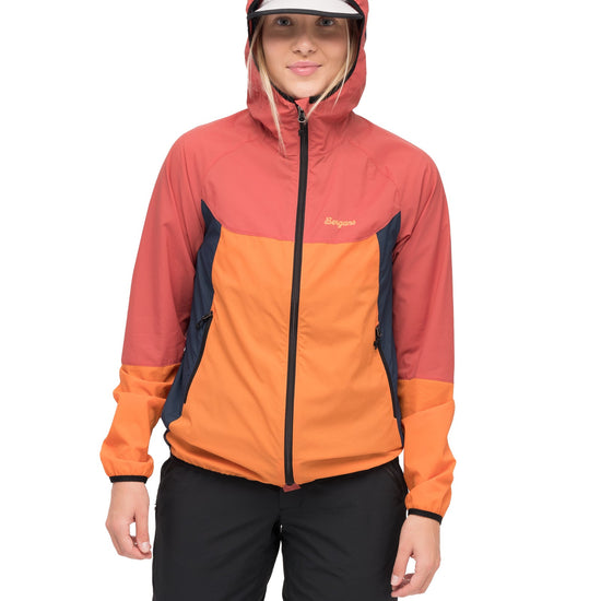 Bergans W VAAGAA WINDBREAKER JACKET - Windjacken bei PeakStyle