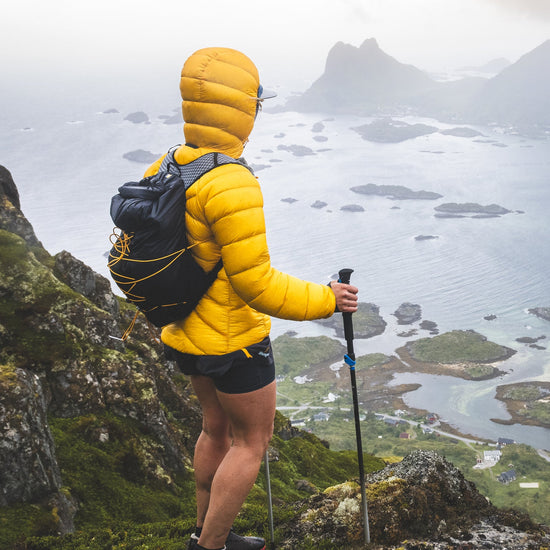 Bergans W Y LIGHTLINE WEIGHTLESS DOWN JACKET HOOD - Daunenjacken bei PeakStyle