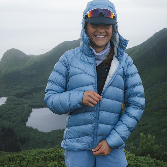 Bergans W Y LIGHTLINE WEIGHTLESS DOWN JACKET HOOD - Daunenjacken bei PeakStyle