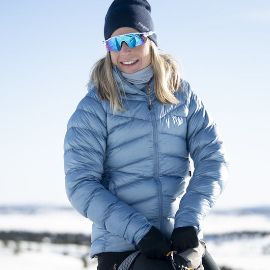 Bergans W Y LIGHTLINE WEIGHTLESS DOWN JACKET HOOD - Daunenjacken bei PeakStyle