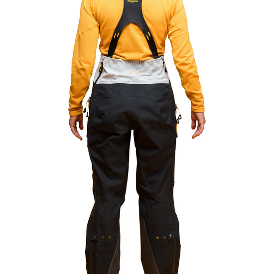 Bergans W Y MOUNTAINLINE BOLD 3L SHELL BIB PANTS - Wintersporthosen bei PeakStyle