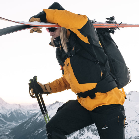 Bergans W Y MOUNTAINLINE BOLD 3L SHELL JACKET - Wintersportjacken bei PeakStyle