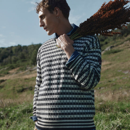 Dale of Norway Skipsleia unisex wool sweater F00 – lifestyle
