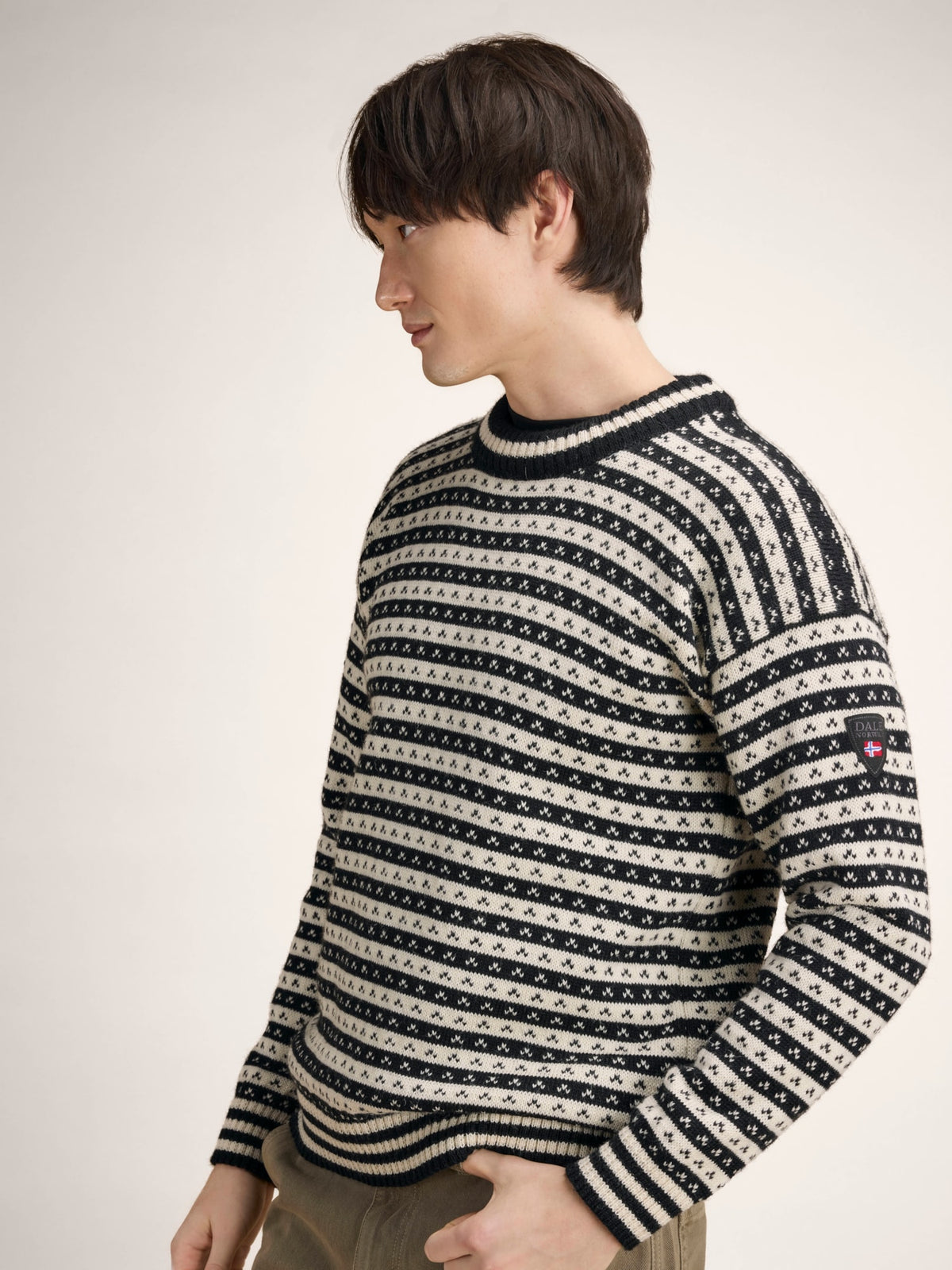 Dale of Norway Skipsleia unisex wool sweater F00 – studio men's page