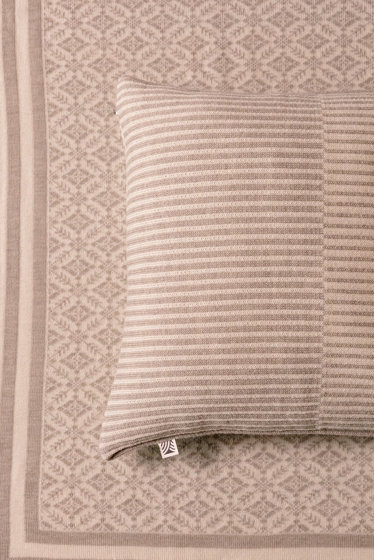 Dale Of Norway FROGNER Merino-Wolldecke – Offwhite - Sand – Studio