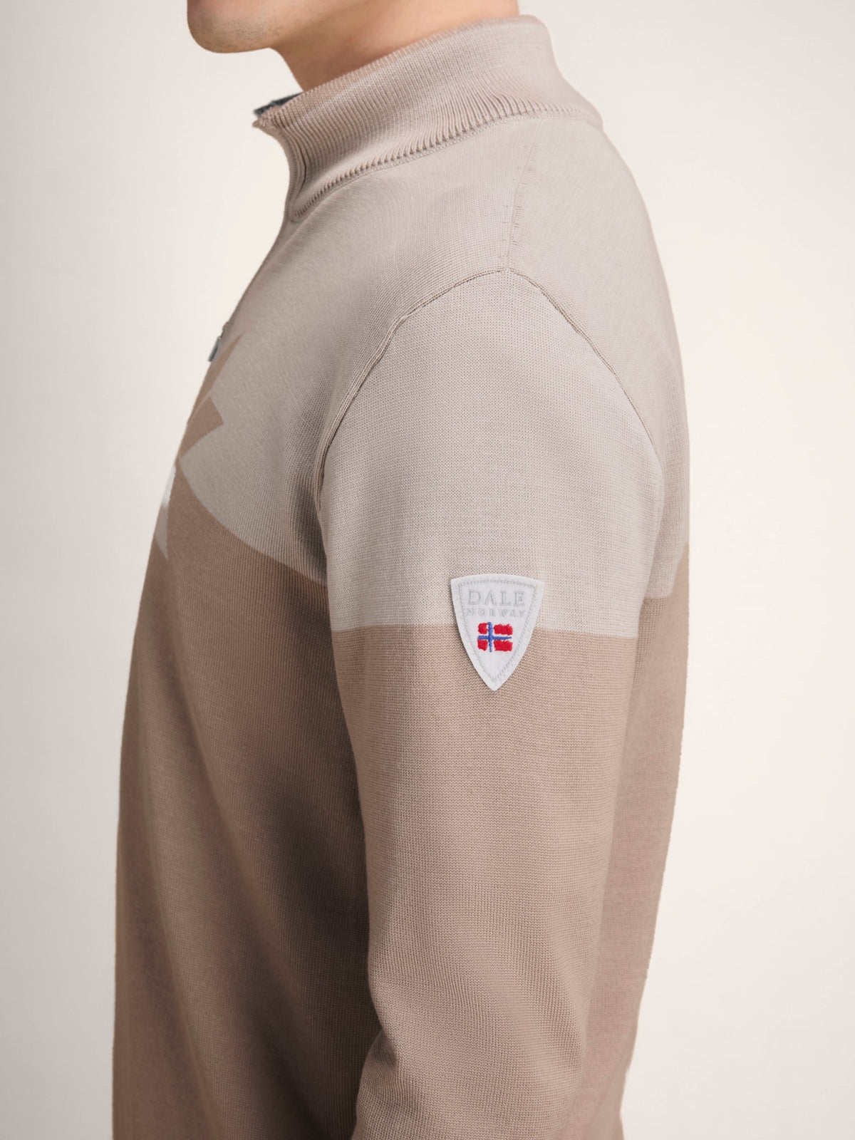 Dale Of Norway BREIDABLIKK Merino-Pullover Herren | Brown - Beige | Detail | DALE-96431-P00-04