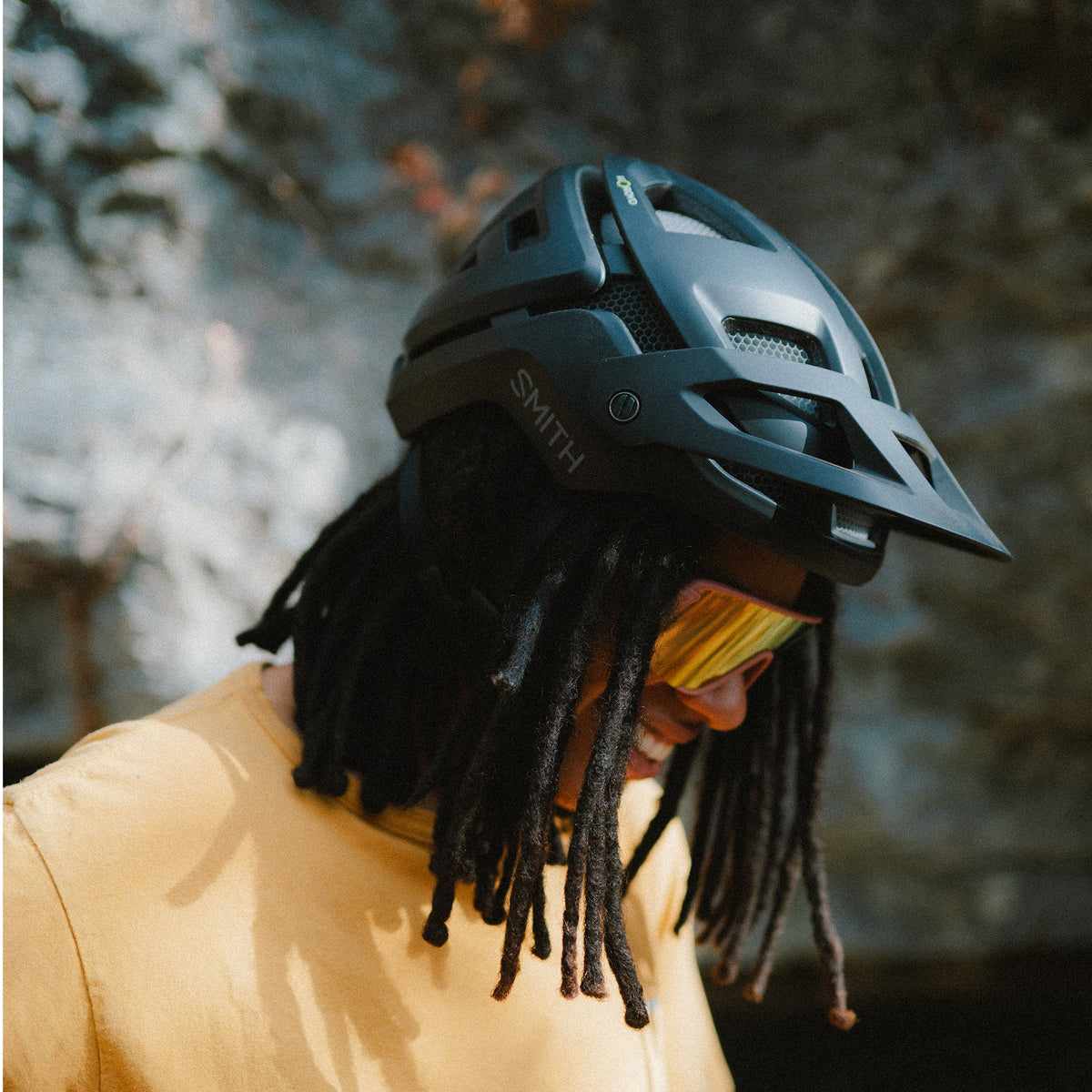 SMITH Forefront 3 Mips Fahrradhelm – Lifestyle – forefront3-helmet_matteBlack_lifestyle03.jpg