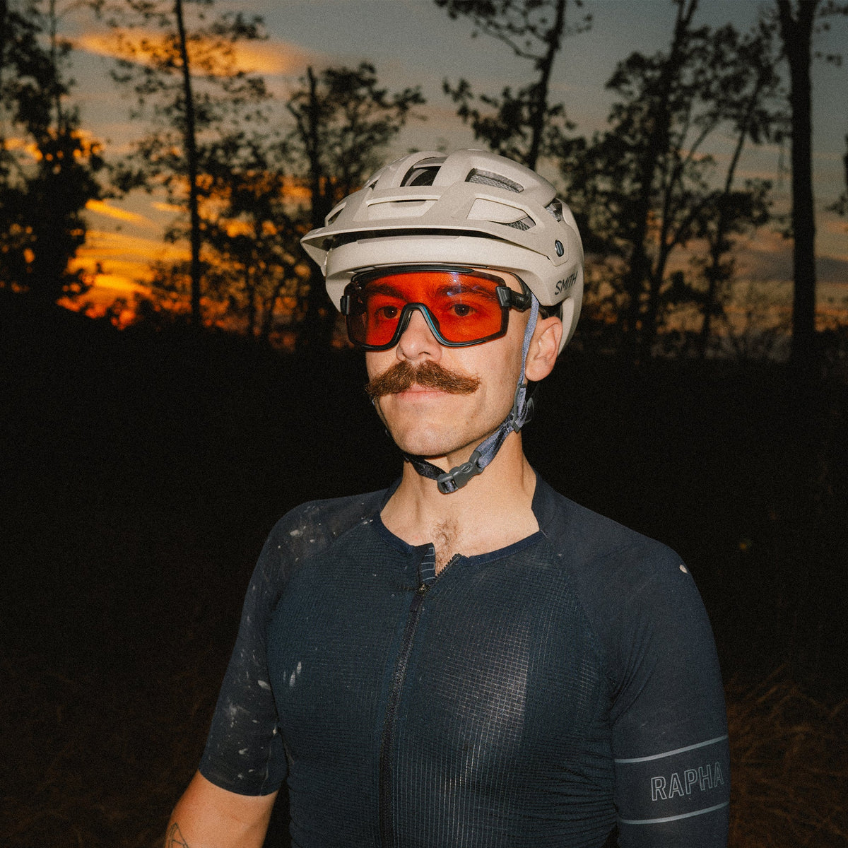 SMITH Forefront 3 Mips Fahrradhelm – Lifestyle – forefront3-helmet_matteChalk_lifestyle01.jpg