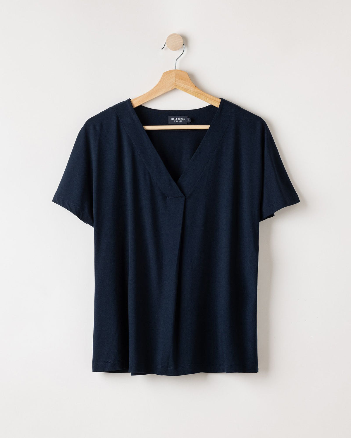 Ellen V-neck Top – Navy – Kleiderbügelaufnahme