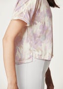 Picture W NOVITA PRINTED TECH TEE - PeakStyle